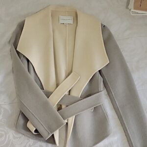 Banana Republic Gray and Cream Blazer